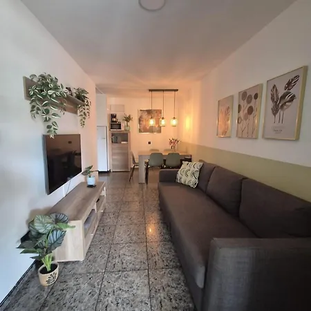 Olas Palmeras 公寓 *